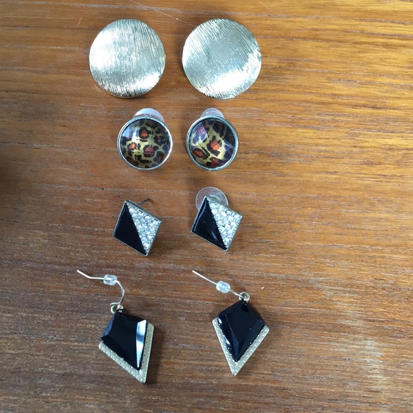 Earring Bundle - Costume - Picture 1 of 1